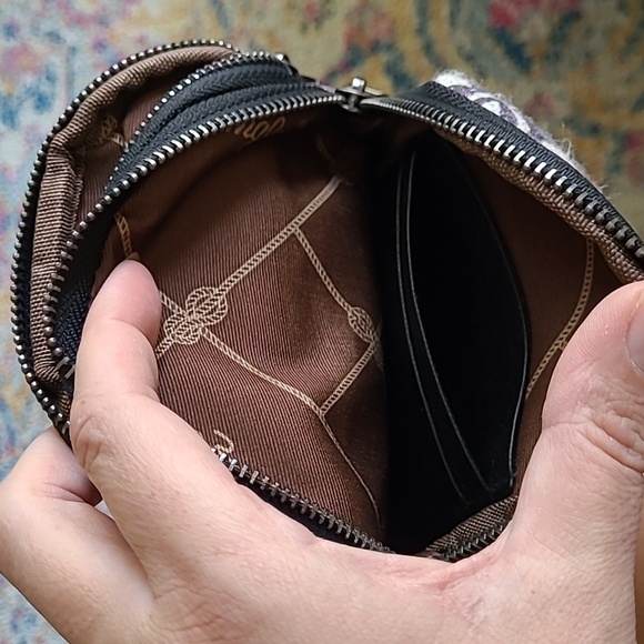 Wrangler Canvas Sling Crossbody Bag - Black and White - Picture 7 of 8